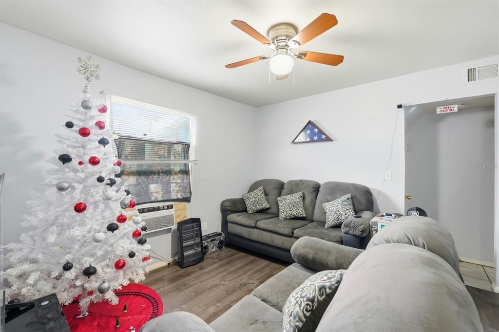 En Venta: $385,000 (0 camas, 0 baños, 1980 Pies cuadrados)