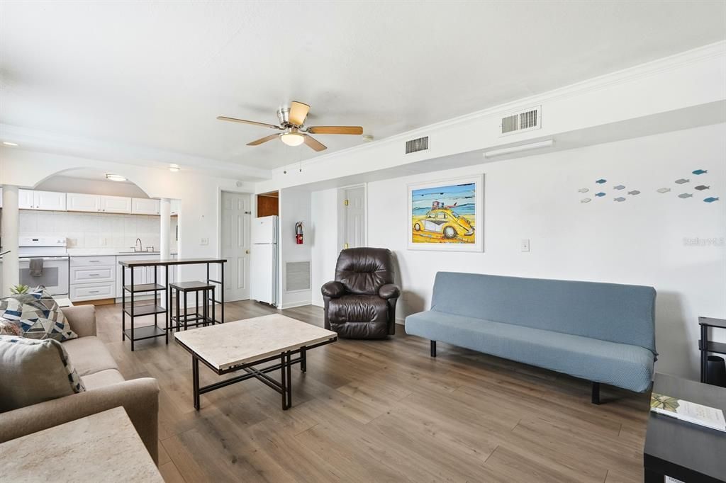 En Venta: $385,000 (0 camas, 0 baños, 1980 Pies cuadrados)