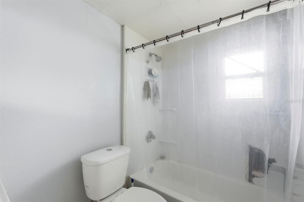 En Venta: $385,000 (0 camas, 0 baños, 1980 Pies cuadrados)