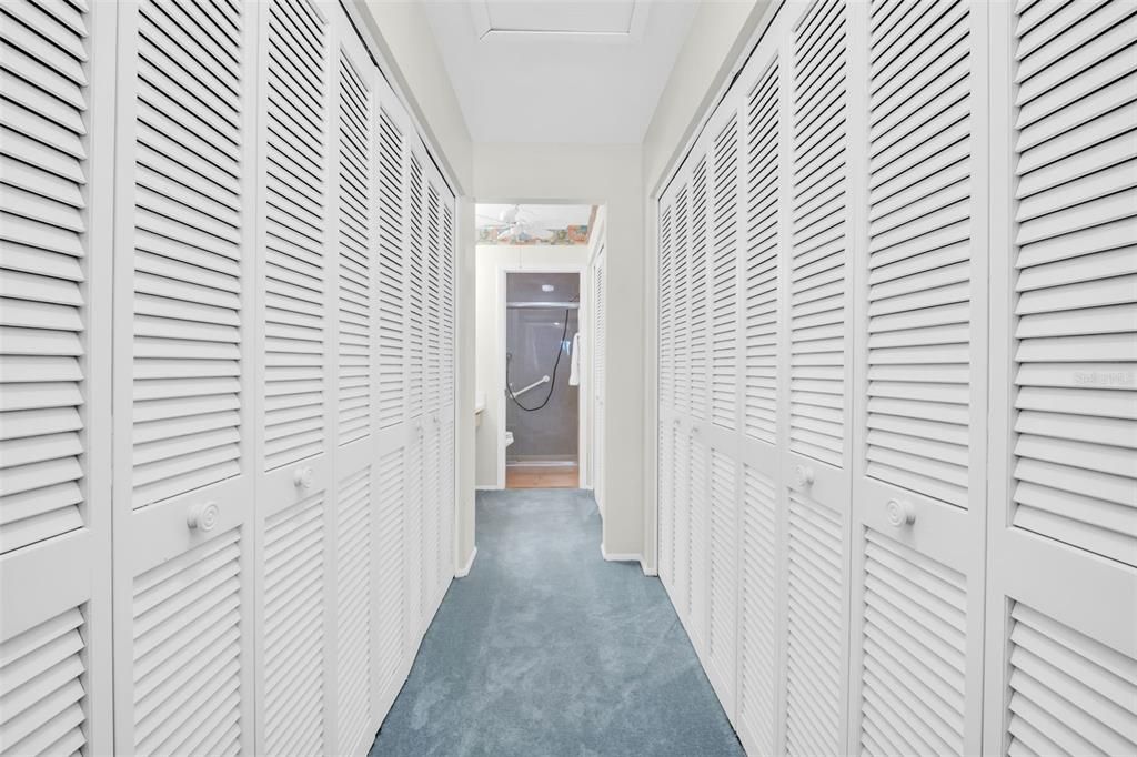 For Sale: $349,900 (2 beds, 2 baths, 1332 Square Feet)