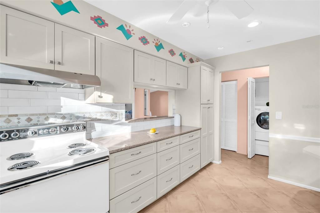 For Sale: $349,900 (2 beds, 2 baths, 1332 Square Feet)