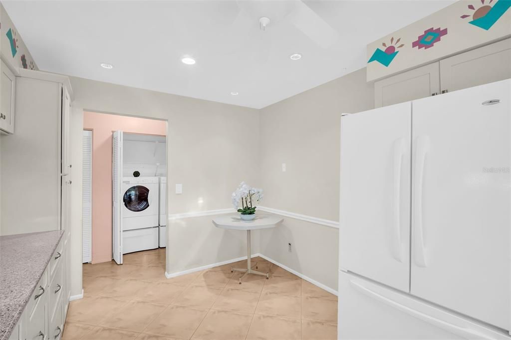 For Sale: $349,900 (2 beds, 2 baths, 1332 Square Feet)