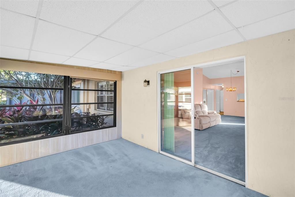 For Sale: $349,900 (2 beds, 2 baths, 1332 Square Feet)