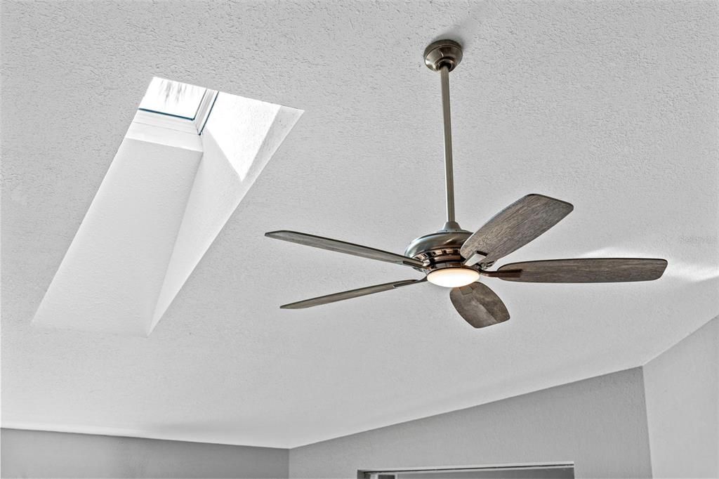 For Sale: $439,900 (4 beds, 2 baths, 1917 Square Feet)