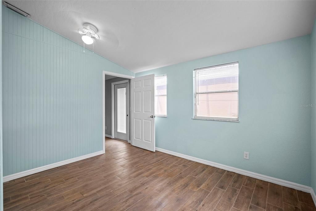 For Sale: $439,900 (4 beds, 2 baths, 1917 Square Feet)