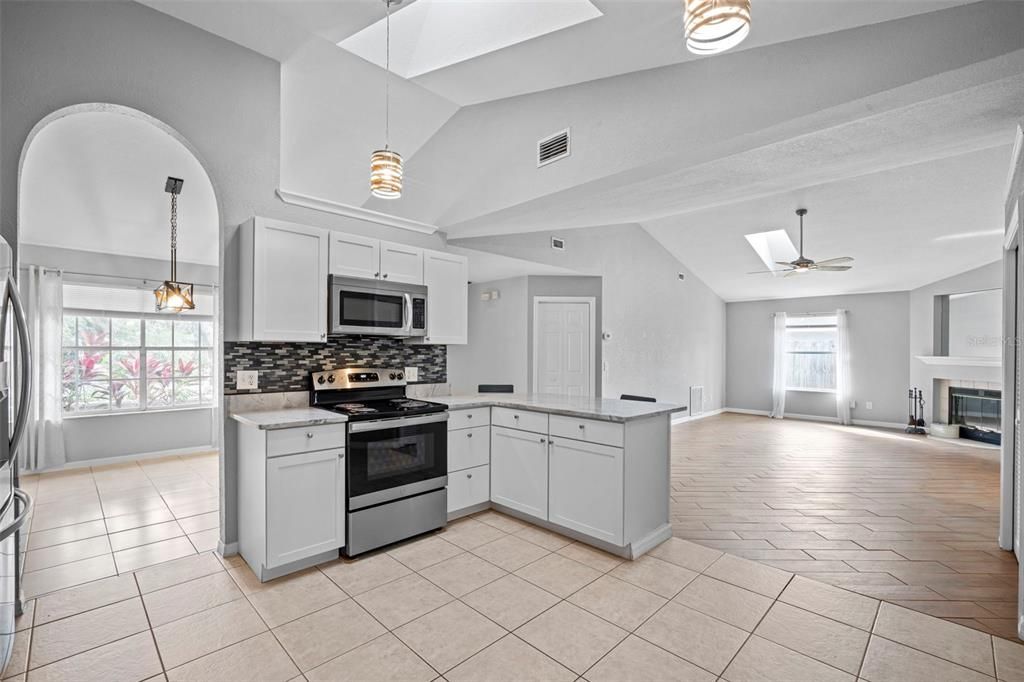 For Sale: $439,900 (4 beds, 2 baths, 1917 Square Feet)