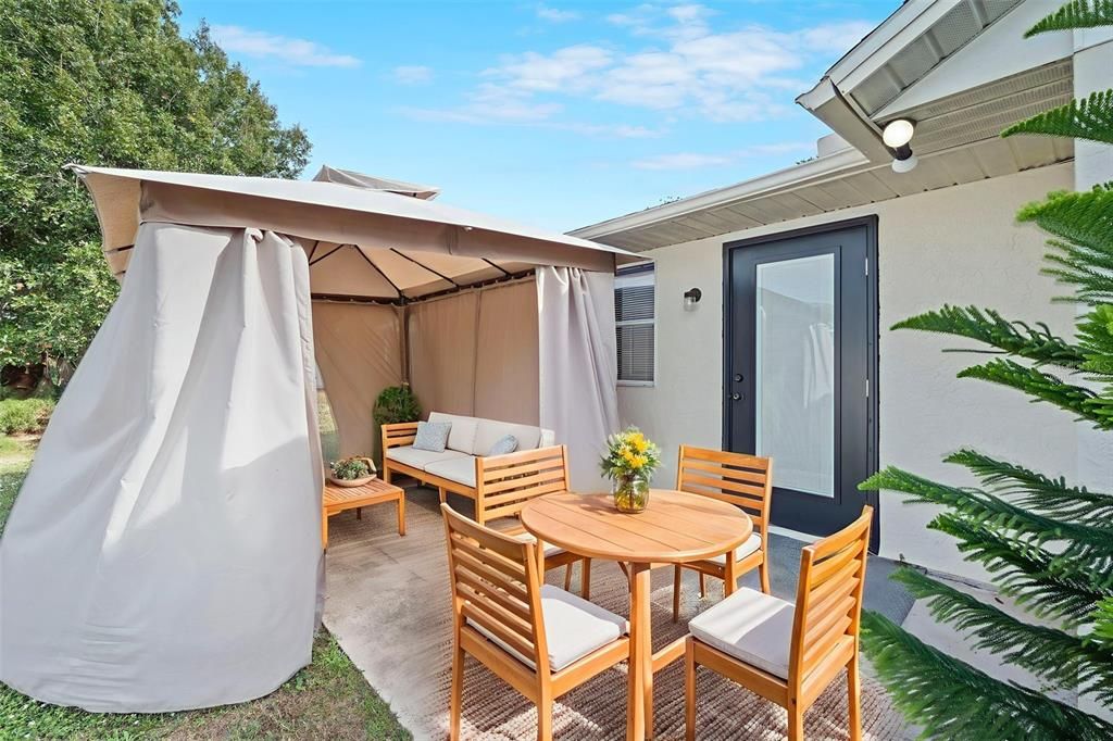 For Sale: $439,900 (4 beds, 2 baths, 1917 Square Feet)