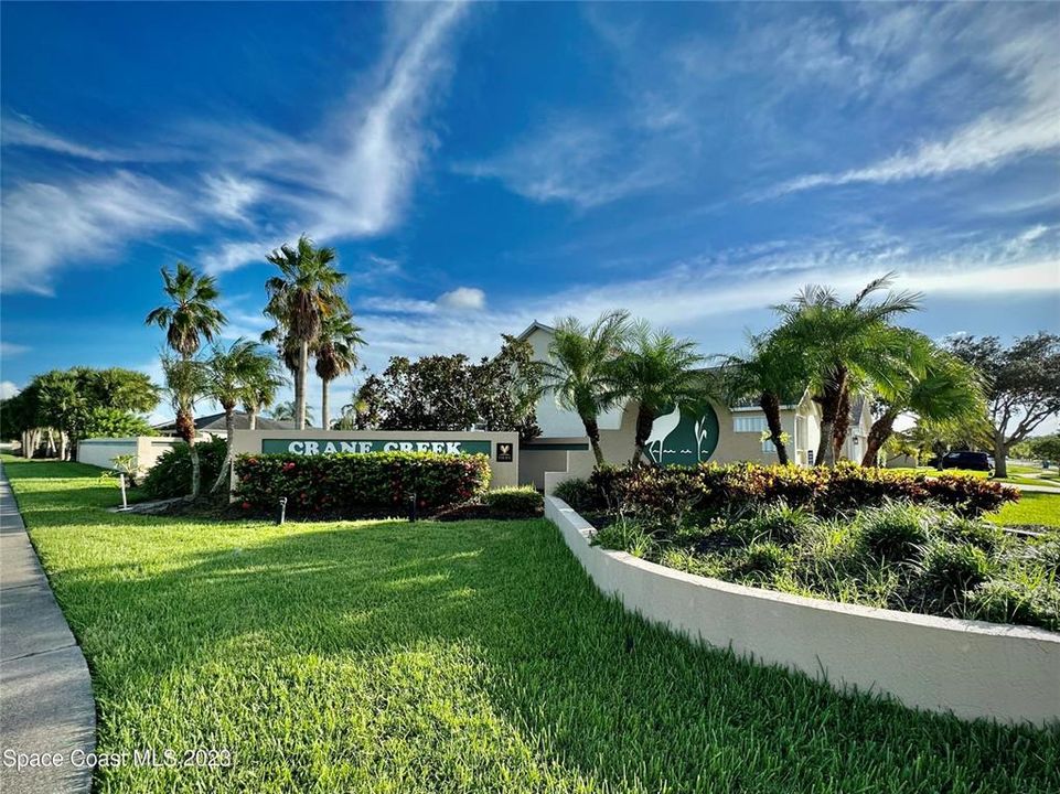 For Sale: $439,900 (4 beds, 2 baths, 1917 Square Feet)