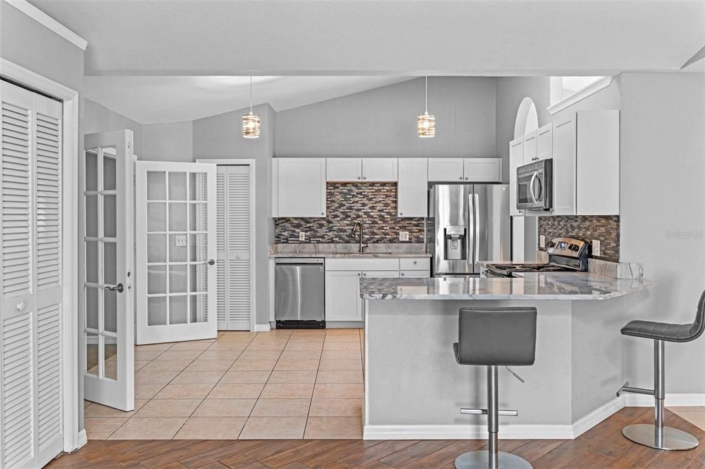 For Sale: $439,900 (4 beds, 2 baths, 1917 Square Feet)