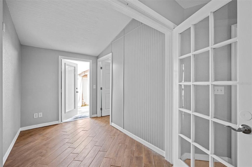 For Sale: $439,900 (4 beds, 2 baths, 1917 Square Feet)