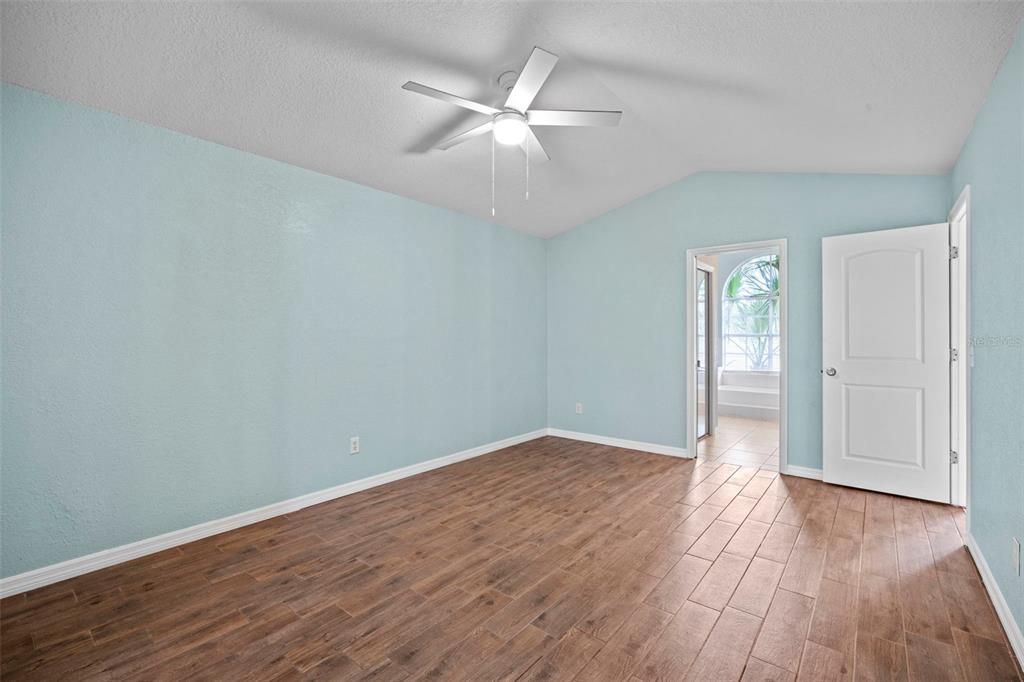 For Sale: $439,900 (4 beds, 2 baths, 1917 Square Feet)