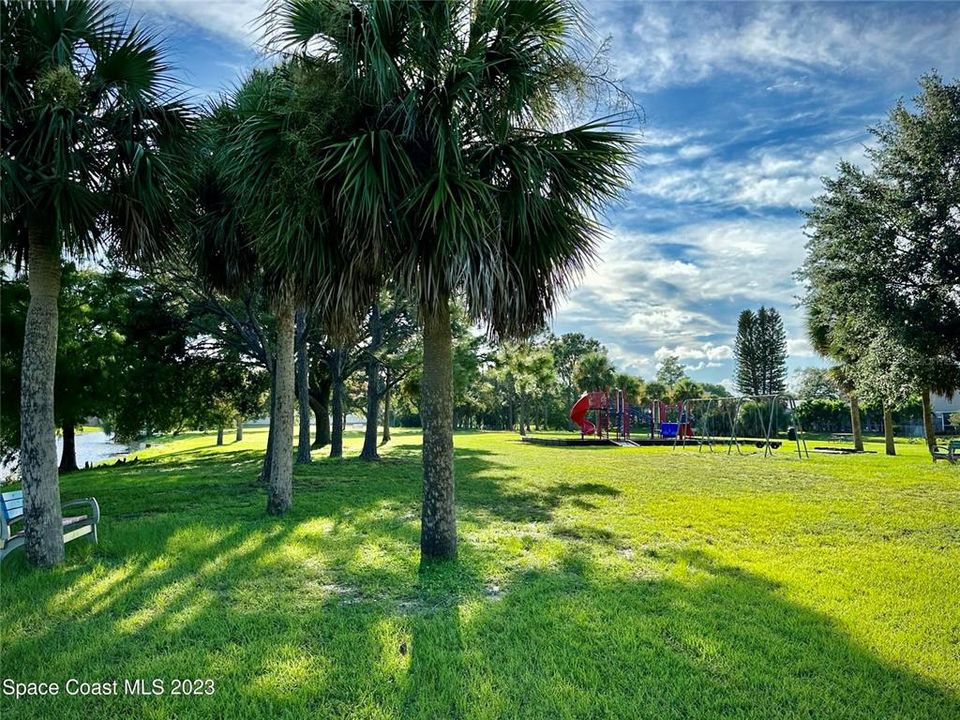 For Sale: $439,900 (4 beds, 2 baths, 1917 Square Feet)