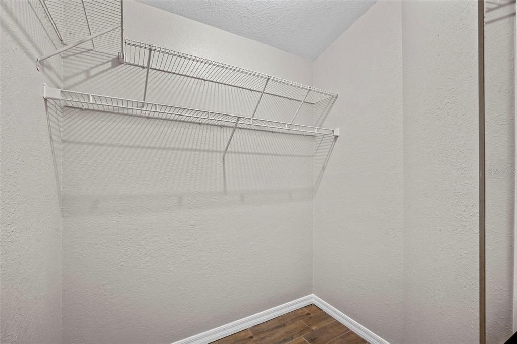 For Sale: $439,900 (4 beds, 2 baths, 1917 Square Feet)