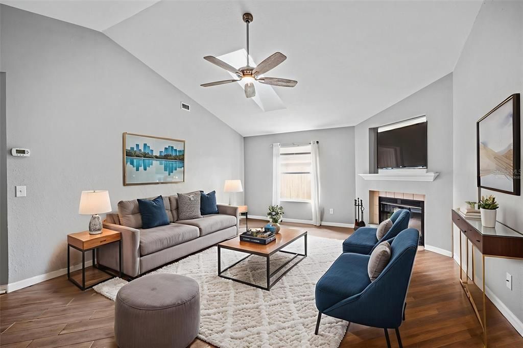 For Sale: $439,900 (4 beds, 2 baths, 1917 Square Feet)