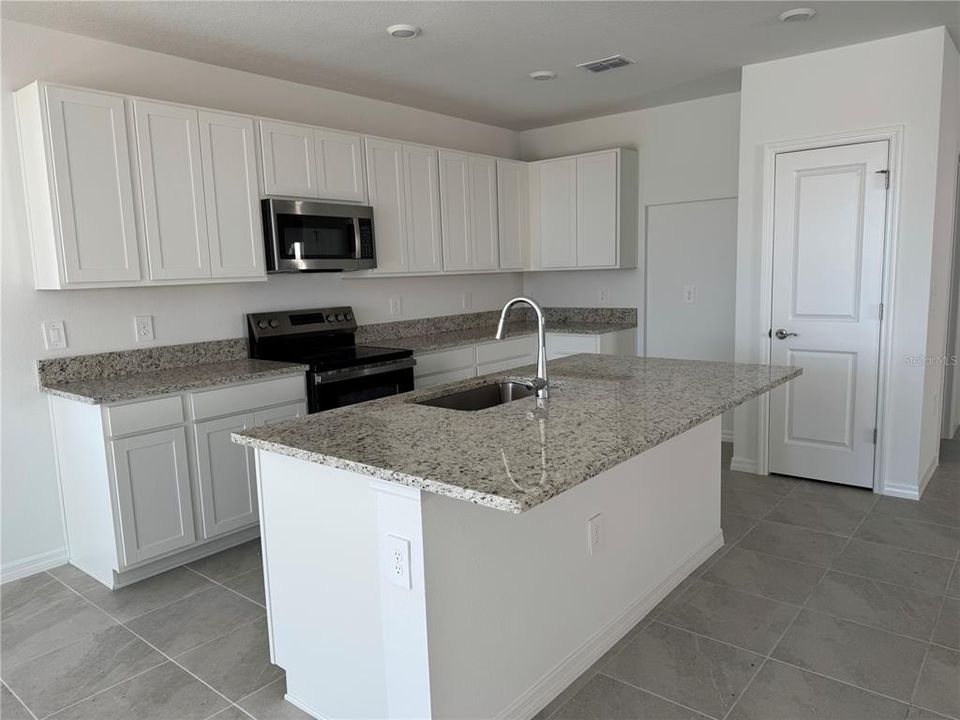 For Sale: $355,999 (3 beds, 2 baths, 1530 Square Feet)