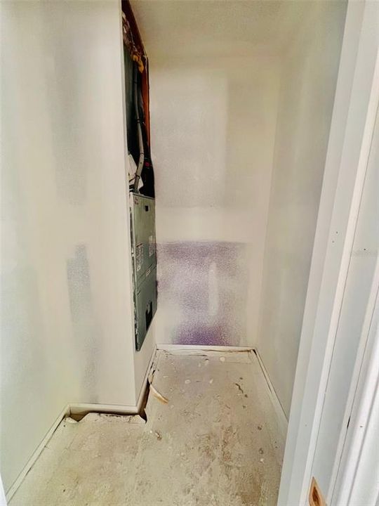 For Sale: $294,900 (2 beds, 1 baths, 1068 Square Feet)