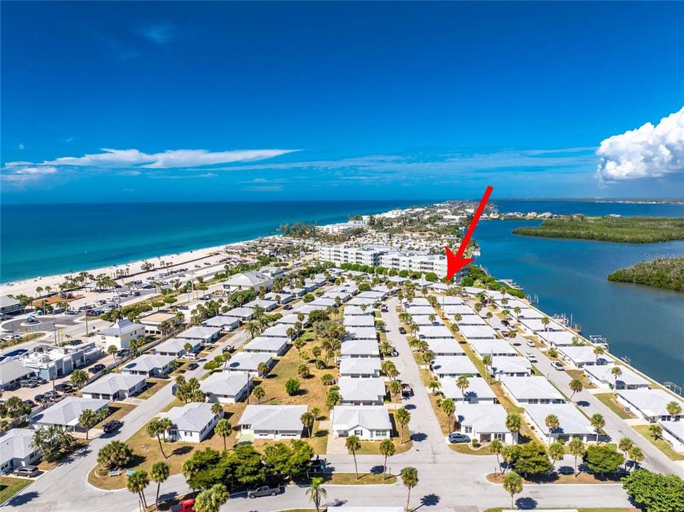 For Sale: $294,900 (2 beds, 1 baths, 1068 Square Feet)