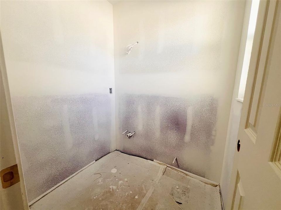 For Sale: $294,900 (2 beds, 1 baths, 1068 Square Feet)