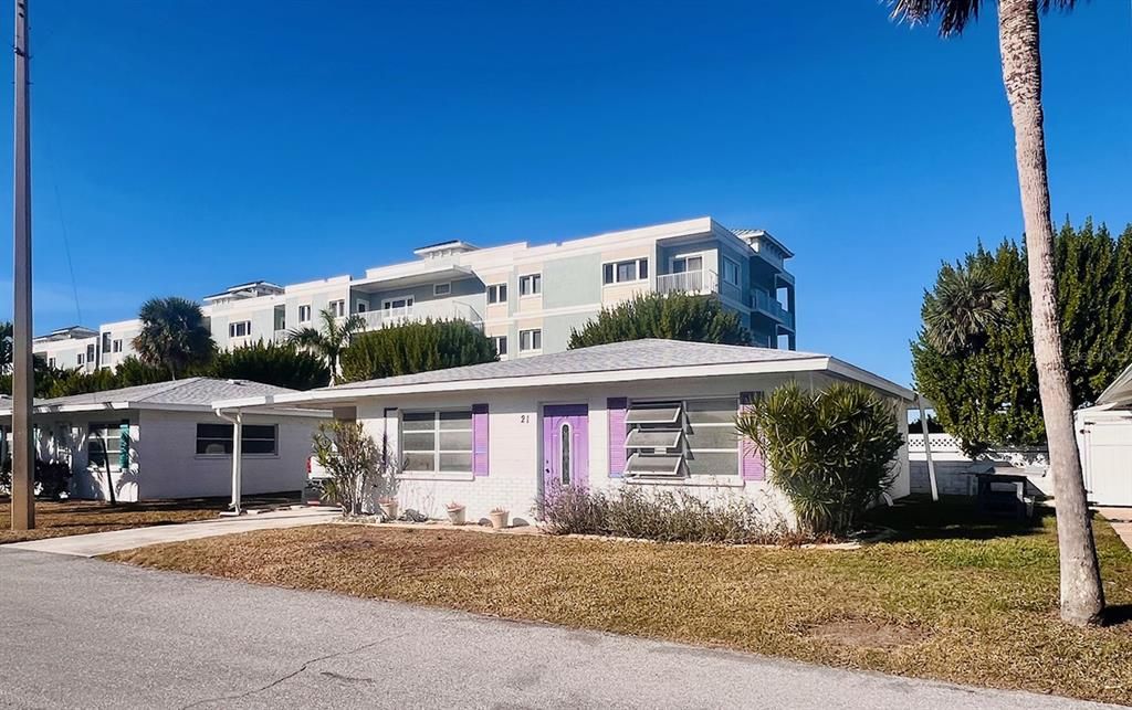 For Sale: $294,900 (2 beds, 1 baths, 1068 Square Feet)