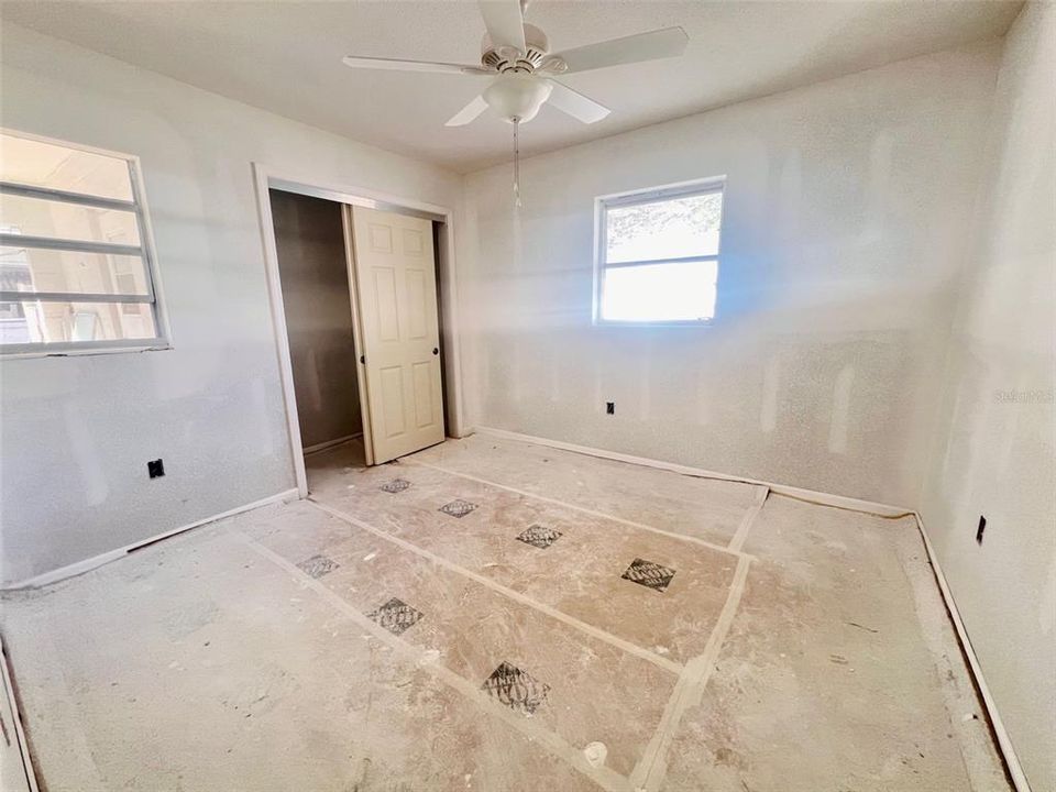 For Sale: $294,900 (2 beds, 1 baths, 1068 Square Feet)