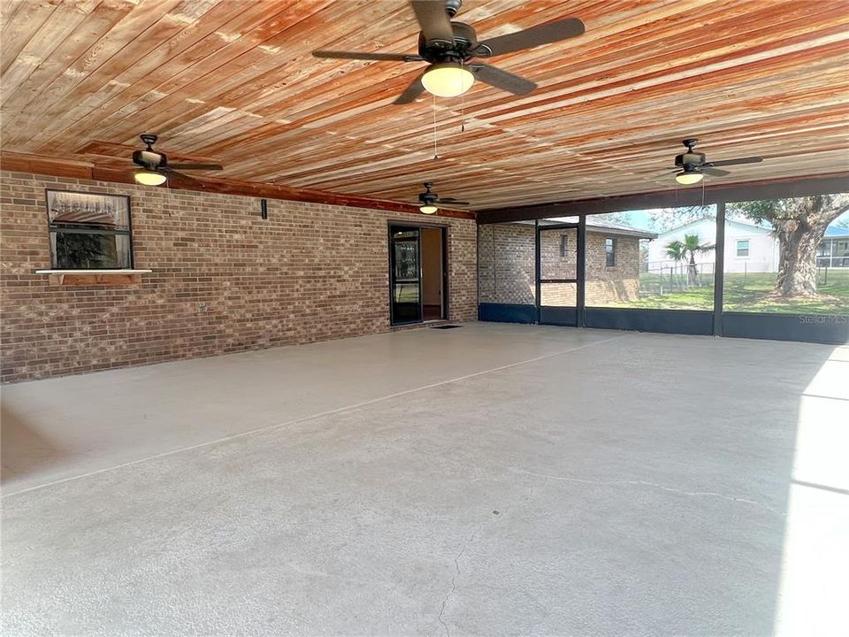 En Venta: $420,000 (3 camas, 2 baños, 2501 Pies cuadrados)