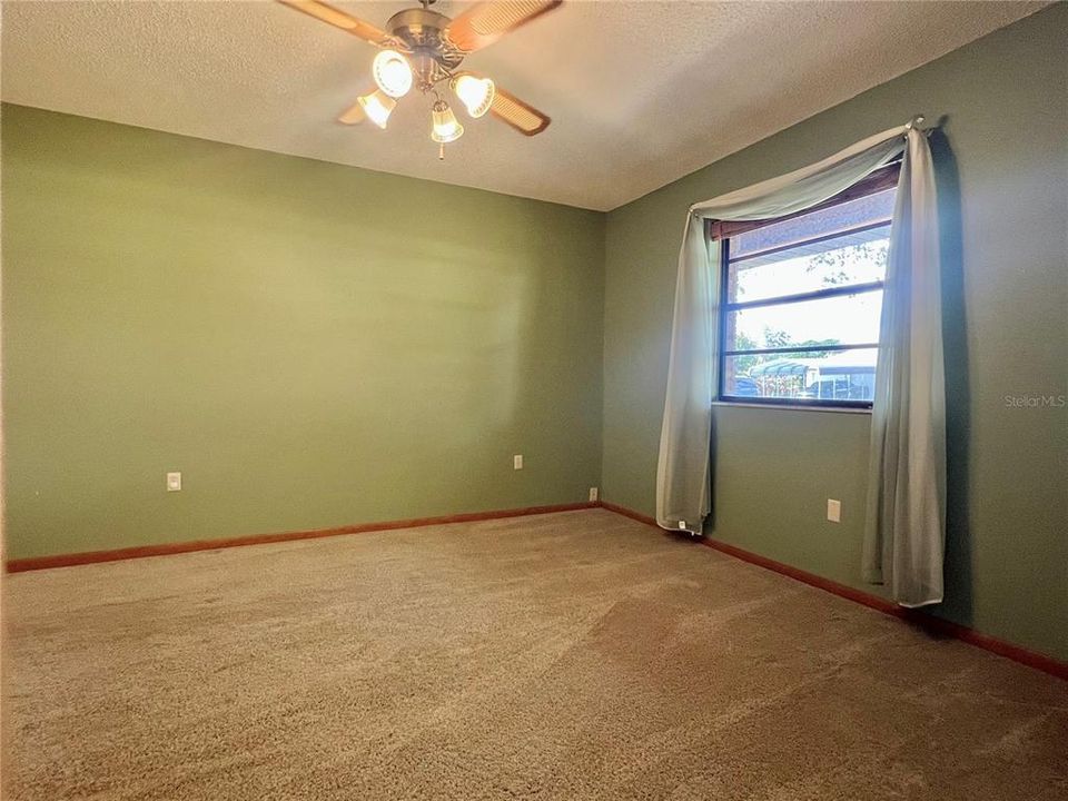 En Venta: $420,000 (3 camas, 2 baños, 2501 Pies cuadrados)