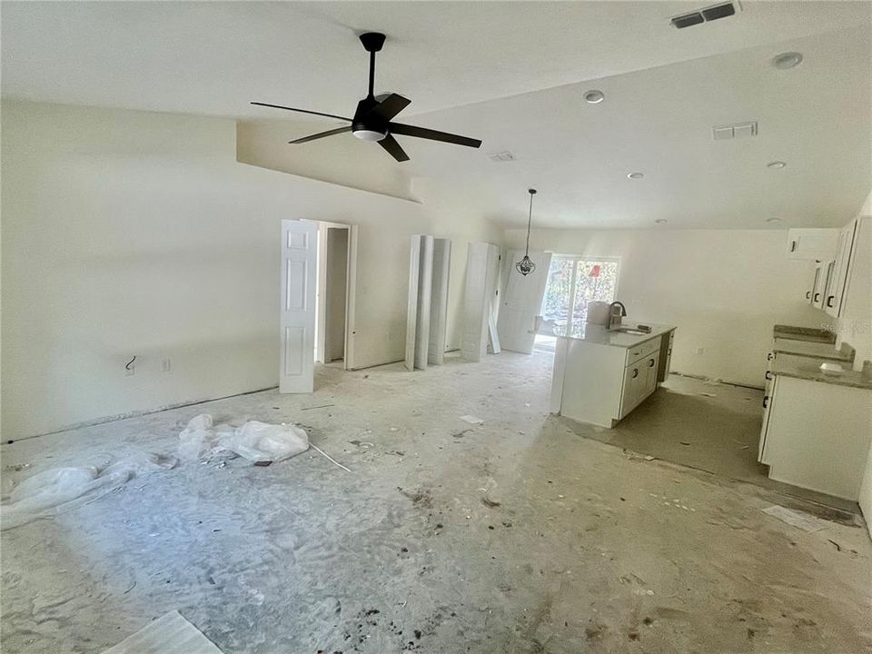 待售: $289,000 (3 贝兹, 2 浴室, 1412 平方英尺)