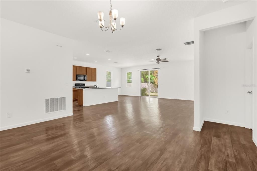 For Sale: $412,000 (3 beds, 2 baths, 1917 Square Feet)