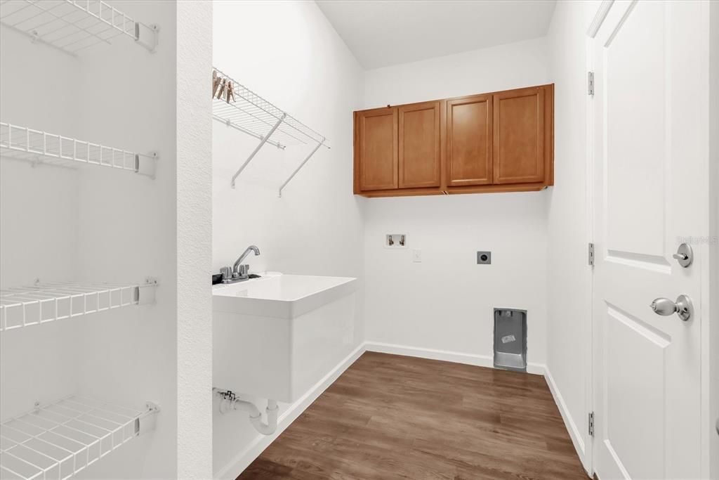 For Sale: $412,000 (3 beds, 2 baths, 1917 Square Feet)