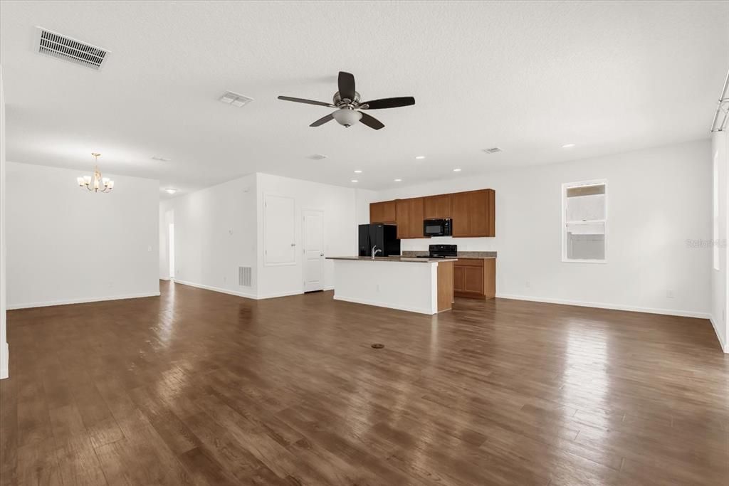 For Sale: $412,000 (3 beds, 2 baths, 1917 Square Feet)