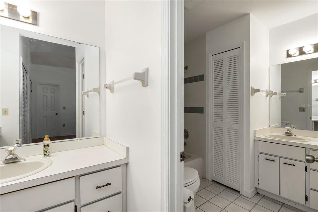 For Sale: $269,000 (3 beds, 2 baths, 1371 Square Feet)