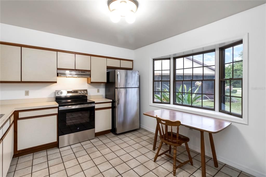 For Sale: $269,000 (3 beds, 2 baths, 1371 Square Feet)