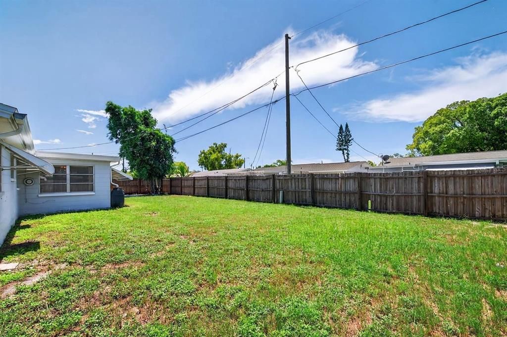 For Rent: $1,875 (3 beds, 2 baths, 1004 Square Feet)