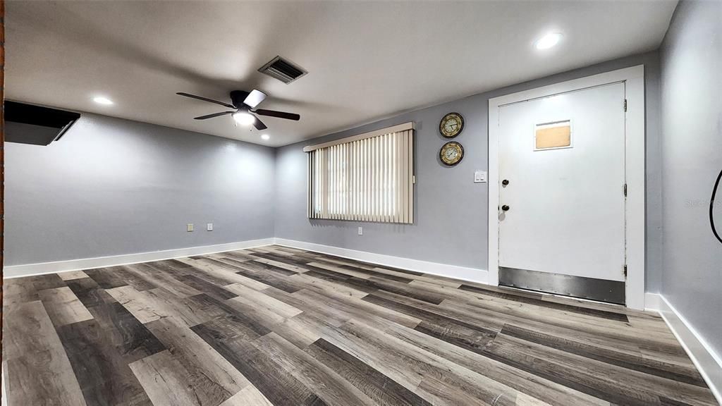 For Rent: $1,875 (3 beds, 2 baths, 1004 Square Feet)