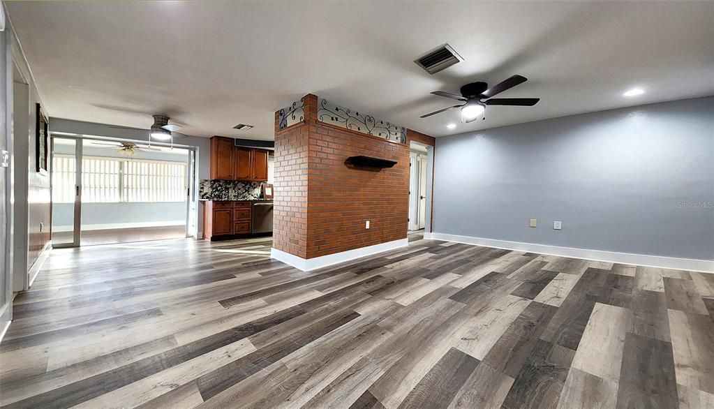 For Rent: $1,875 (3 beds, 2 baths, 1004 Square Feet)