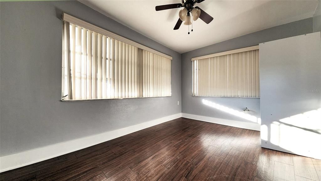 For Rent: $1,875 (3 beds, 2 baths, 1004 Square Feet)