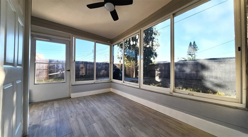 For Rent: $1,875 (3 beds, 2 baths, 1004 Square Feet)