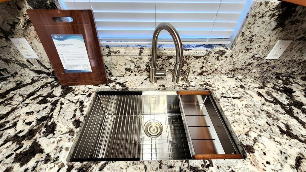 For Rent: $1,875 (3 beds, 2 baths, 1004 Square Feet)