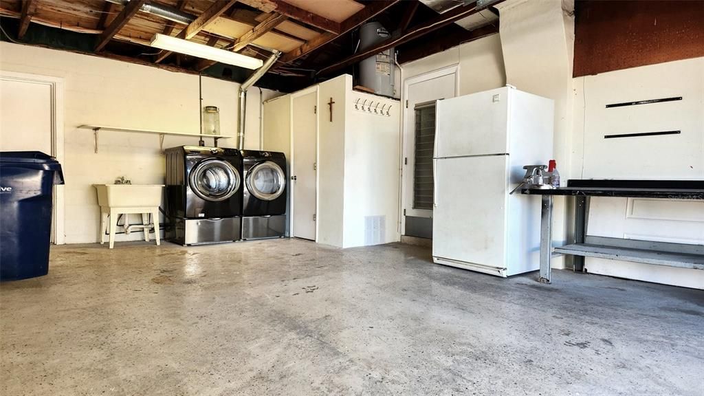 For Rent: $1,875 (3 beds, 2 baths, 1004 Square Feet)