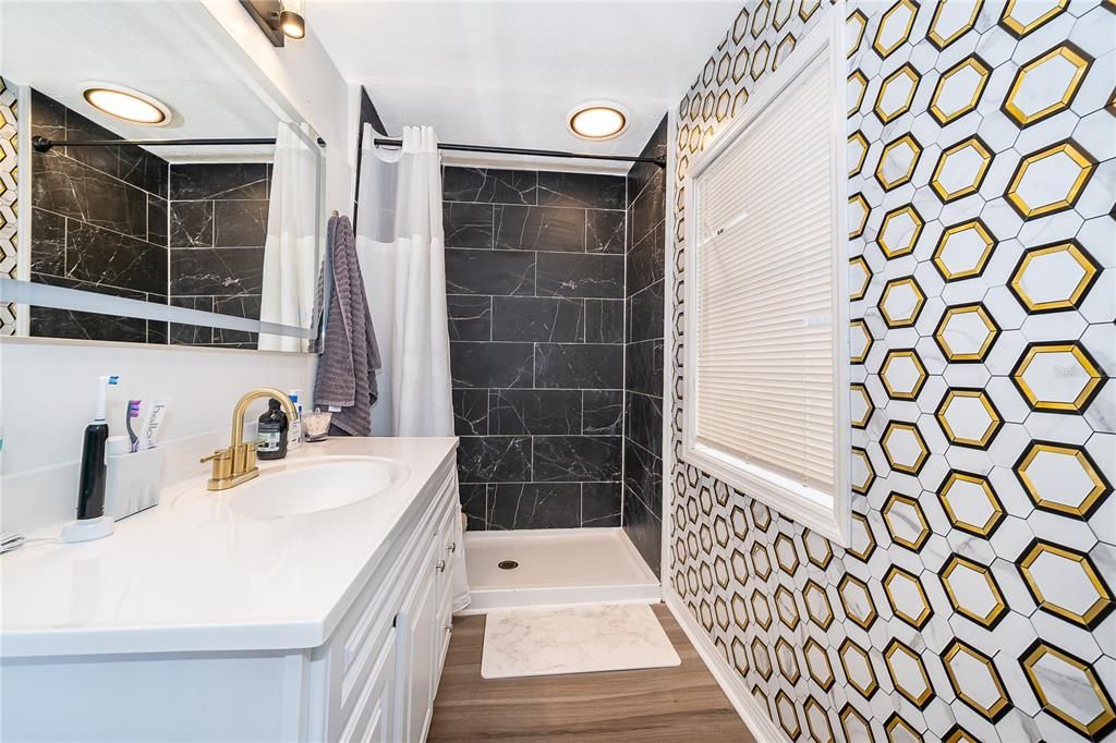 For Sale: $319,900 (3 beds, 2 baths, 1074 Square Feet)