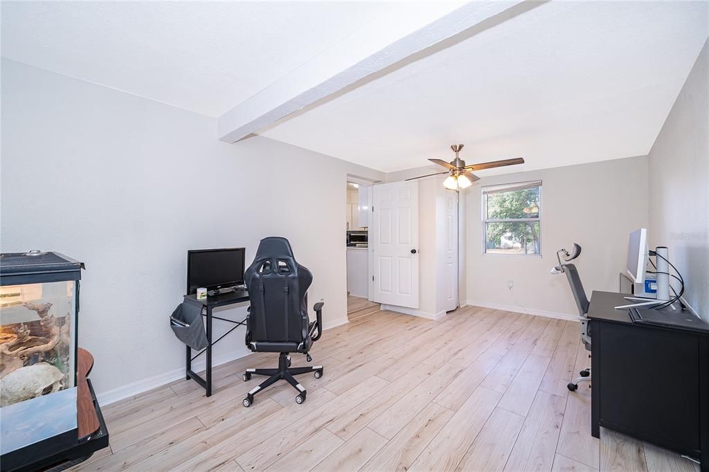 For Sale: $319,900 (3 beds, 2 baths, 1074 Square Feet)