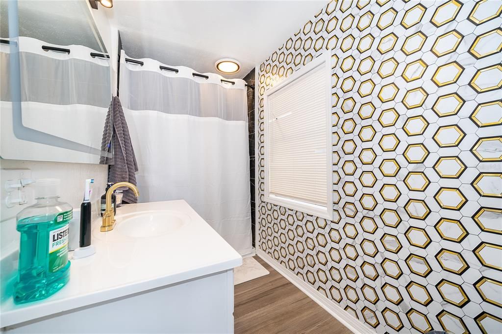 For Sale: $319,900 (3 beds, 2 baths, 1074 Square Feet)