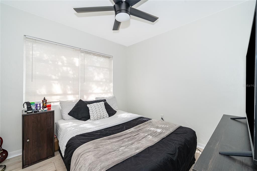 For Sale: $319,900 (3 beds, 2 baths, 1074 Square Feet)