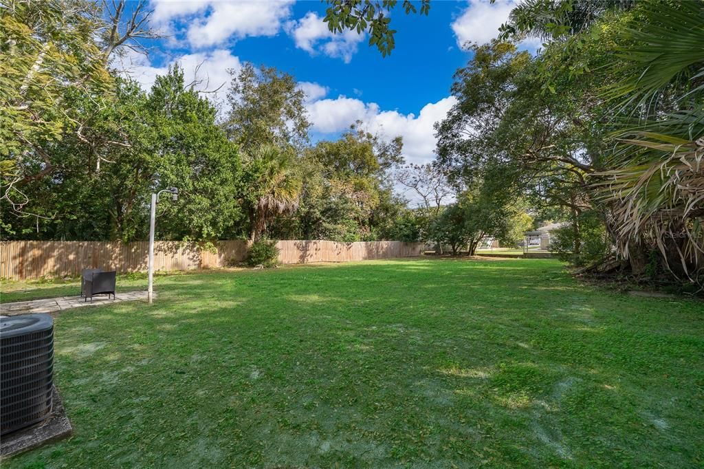 For Sale: $319,900 (3 beds, 2 baths, 1074 Square Feet)