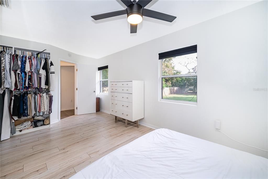 For Sale: $319,900 (3 beds, 2 baths, 1074 Square Feet)