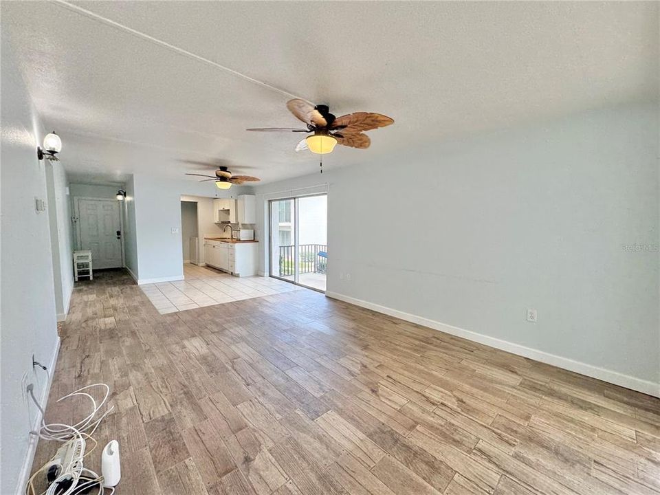 For Rent: $1,350 (2 beds, 2 baths, 1148 Square Feet)