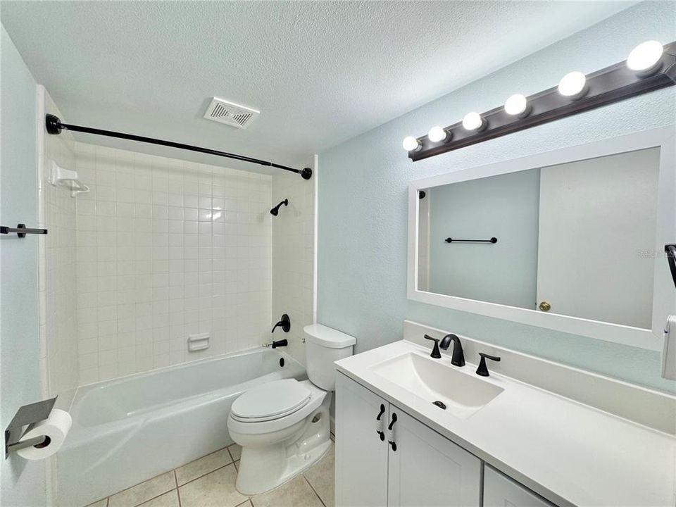 For Rent: $1,350 (2 beds, 2 baths, 1148 Square Feet)