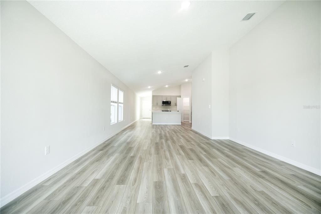 For Rent: $2,450 (3 beds, 2 baths, 1615 Square Feet)