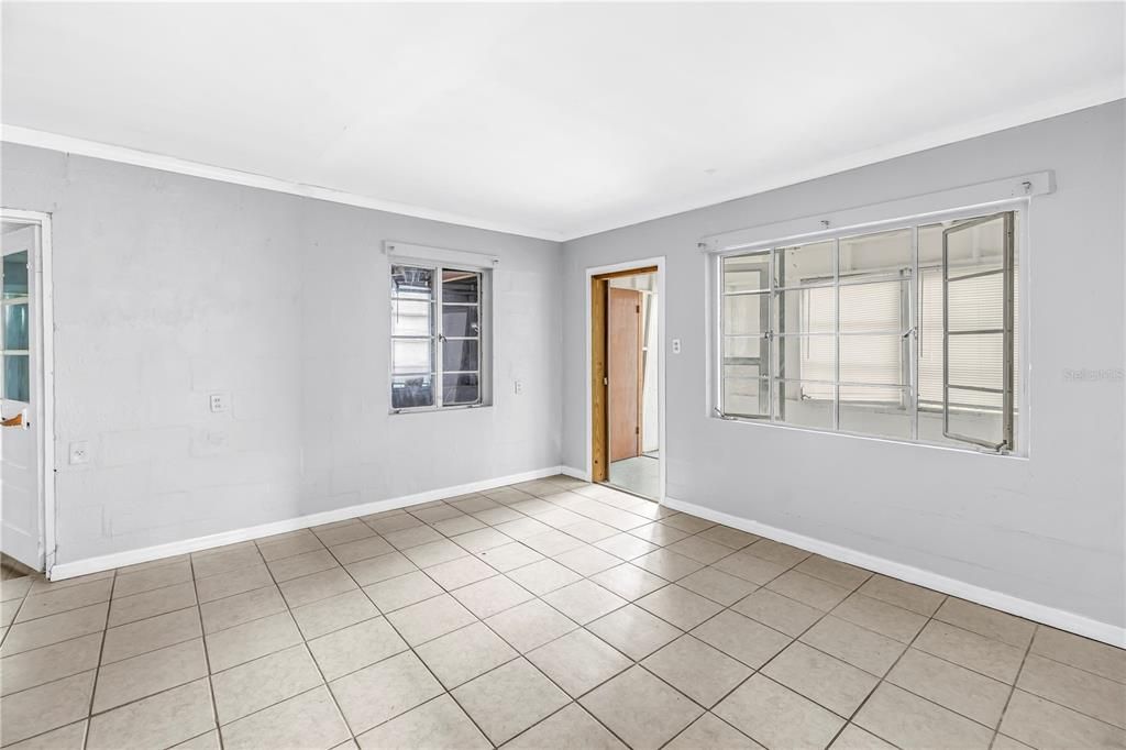 На продажу: $155,000 (1 спален, 1 ванн, 542 Квадратных фут)