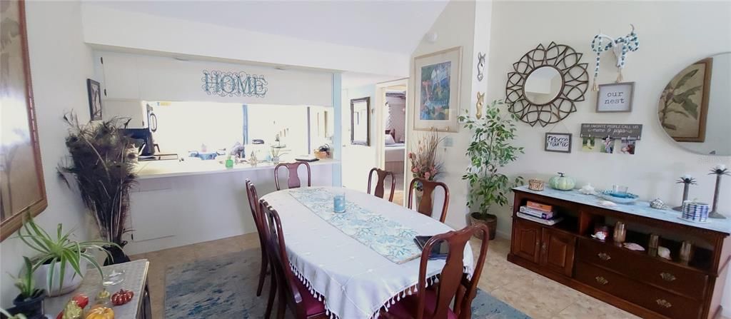 For Sale: $244,900 (2 beds, 2 baths, 1162 Square Feet)